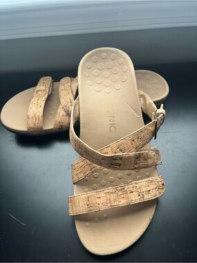 Vionic Tan Cork-Pattern Triple-Strap Slide Sandals 9 Wide
